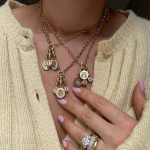 Collar con colgante de acero inoxidable chapado <span class=keywords><strong>en</strong></span> oro de 18 quilates, conjunto de joyas esmaltadas, collar con colgante con patrón de circón y corazón de flor de lazo - Product Image 1