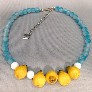 Collana con Perle di Resina 3D <span class=keywords><strong>a</strong></span> Forma di Frutta, Vivace e Esagerata, per Ragazze e Donne, Simpatica Collana in Vetro con Mela e Fragola, Regalo Divertente - Product Image 3