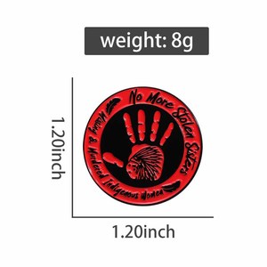 Broches en émail en gros, « Plus de sœurs enlevées », palmier rouge, dessin animé, métal, broches, badge de revers, puissance des femmes indigènes manquantes - Product Image 6