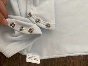 จั๊มสูทแขนสั้นผ้าคอตตอนสีขาวพิมพ์โลโก้ได้ตามต้องการ - Product Image 4