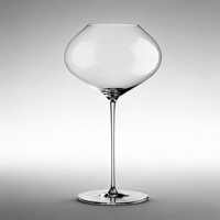 Verre à vin en cristal soufflé à la main de style cœur de pêche moderne SNW avec pied long, capacité de 700 ml pour la dégustation de vin et les mariages