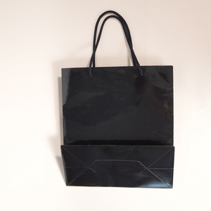 Sac en papier couché avec pelliculage et design personnalisé - Product Image 6