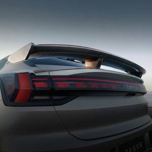 Zeekr 001FR, Vehículo Eléctrico Usado de Alta Velocidad, Alto Rendimiento, 300-400 km de Autonomía NEDC, Serie Zeekr, Asientos Confortables - Product Image 3