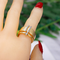 Bride Talk Luxuriöser Kupfer-Gold Kreuzschichtiger Ring mit Gebürsteter Oberfläche und Kubischen Zirkonia-Akzenten Breiter Ring für Party und Alltag