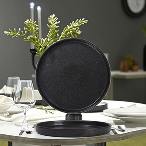 Lijado Negro Borde Vertical Profundo Plato Redondo 22,4 cm - Product Image 3