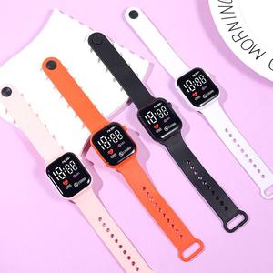 थोक सस्ते वाटरप्रूफ एडजस्टेबल स्मार्ट वॉच स्क्वायर बिग स्क्रीन डिजिटल छात्र पुरुषों के लिए इलेक्ट्रॉनिक घड़ी खेल रहे हैं - Product Image 3