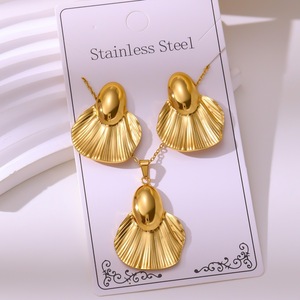 Conjunto de Brincos e Colar Unissex em Aço Inoxidável Estilo Hidráulico Europeu-Americano, Bestseller Transfronteiriço para Festas de Casamento - Product Image 4