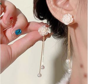 Korean INS Trend Luxury Gold Plated Zinc Alloy Long Tassel Pearl Flower Camellia Drop <b>Earrings</b> Jewelry for Women - Product Image 1