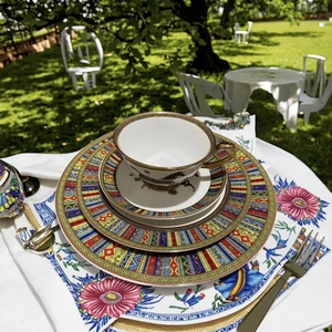 Wholesale Luxury Nordic Style Round Porcelain Dinnerware Sets Malaysia Bone China Dinnerware Sets for Home Use - Product Image 1