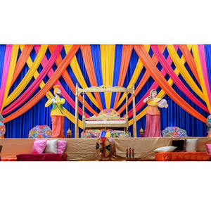 เวที Mehndi แบบดั้งเดิมที่มีฉากหลังที่มีสีสันเวทีแต่งงาน Mehndi เอเชียกับรูปปั้นขนาดชีวิตปัญจาบ - Product Image 1