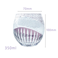 Handgefertigter Eiförmiger Lila Edo Kiriko Glas-Tumbler Handgeschnitzter Kristall-Wasserbecher mit Schildpatt-Chrysanthemen-Muster