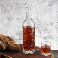750 ml Feuilles sculptées Vieil Homme Entendu Bouteilles en verre antidérapantes pour Vodka Liqueur Gin Rhum Tequila Whisky Brandy Spirits Bouteille en verre