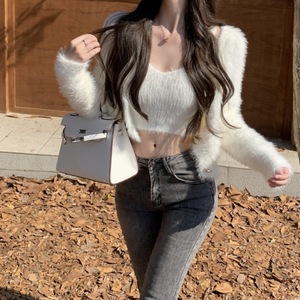 2023 otoño mujer nueva llegada cuello en V manga larga botones individuales Tops sólidos con Crop Short Tops conjunto de suéter de felpa - Product Image 6