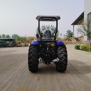 Tracteur agricole à roues motrices à haute puissance, 150 CV, à quatre roues motrices - Product Image 3