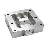 Boîtier industriel de précision en métal usiné CNC sur mesure avec cavité interne et trous de montage