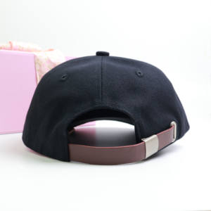 Nouvelle casquette de baseball 6 panneaux personnalisée 2026 avec broderie 3D sur tissu toile et <span class=keywords><strong>boucle</strong></span> de ceinture ajustable - Product Image 4