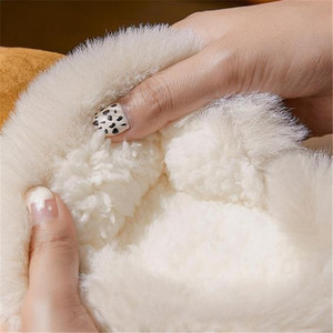 2024 Winter Fashion Thermal Snow <strong>Boots</strong> Soft Platform Classic Fur <strong>Slippers</strong> Brand Design <strong>for</strong> Men and <strong>Women</strong> Wholesale Price - Product Image 4