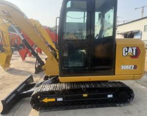 Excavatrice sur chenilles d'occasion de haute qualité (95% neuve) du Japon pour 306E2 307 308, 6 tonnes, avec moteur et boîte de vitesses Komatsu d'origine, certifiée EPA CE - Product Image 3