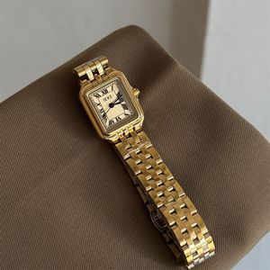 Relojes de mujer clásicos, romanos, retro, cuadrados, minimalistas, elegantes y de alta calidad al por mayor, con un diseño elegante. - Product Image 3