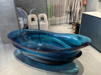 Baignoire autoportante ovale en résine transparente de haute qualité, design moderne, pour salle de bain intérieure, avec drain intégré, pour une immersion profonde
