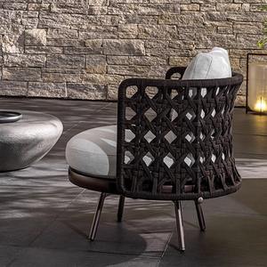 Ensemble de salon de jardin en rotin, table et chaises en teck, design contemporain, imperméable, 3 places - Product Image 1