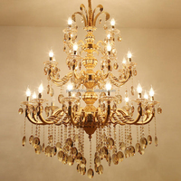 Lustre en verre cristal doré sculpté vintage, style européen de luxe, à plusieurs niveaux, avec bougies suspendues, pour hall d'hôtel et projets commerciaux