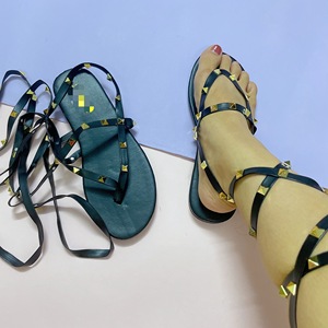 <span class=keywords><strong>Sandalias</strong></span> <span class=keywords><strong>planas</strong></span> con remaches para mujer, zapatos con diamantes, zapatillas de joyería, 2022 - Product Image 3