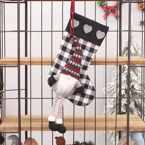 Chaussette de Noël Baiyang Crafts, décoration de gnome, motif écossais rouge, tricotée, réutilisable, sac cadeau de Noël, ornement - Product Image 4