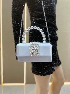 Sac de soirée pour femme 2026, style boîte, pochette en satin scintillant, sac à bandoulière chaîne, sacs messager, poignée supérieure, sacs à main carrés en strass - Product Image 6