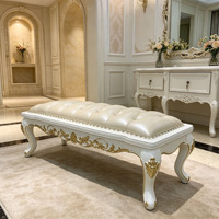 Banc de luxe européen rembourré, sculpté à la main en bois massif, garniture dorée, en cuir capitonné, pour bout de lit, mobilier de chambre, vente en gros