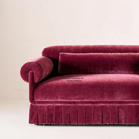 Canapé trois places en velours de style nordique médiéval avec jupe décorative, pour salon, meuble compact en ligne droite