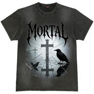 <span class=keywords><strong>T</strong></span>-shirt surdimensionné gris foncé à imprimé gothique, haut décontracté, motif de police mortelle avec croix et corbeau, vintage et vieilli - Product Image 1