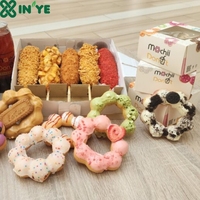 Vente chaude personnalisé imprimé de qualité alimentaire papier Mochi beignets maïs chien gaufre crêpe boîte à biscuits togo avec poignée