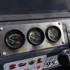 Mini-chargeuse sur pneus à bras télescopique avec protection contre la pluie, capacité de charge de 800 kg, godet de 0,3 m³ pour les projets de ranch, de ferme et de travaux agricoles - Product Image 4