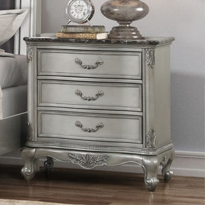 Ensemble de meubles de chambre à coucher gris argenté de luxe - Lit capitonné avec commode et miroir, table de chevet, meubles de rangement pour chambre à coucher - Product Image 4