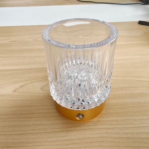 Lampe <span class=keywords><strong>de</strong></span> nuit en forme <span class=keywords><strong>de</strong></span> <span class=keywords><strong>boule</strong></span> <span class=keywords><strong>de</strong></span> cristal, lampe <span class=keywords><strong>de</strong></span> table en cristal LED, lampes sphériques <span class=keywords><strong>de</strong></span> nuit d'intérieur avec base en alliage d'<span class=keywords><strong>aluminium</strong></span> - Product Image 4