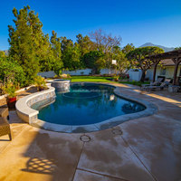 Piscine rectangulaire de luxe sur mesure pour espaces de divertissement extérieurs/terrasses