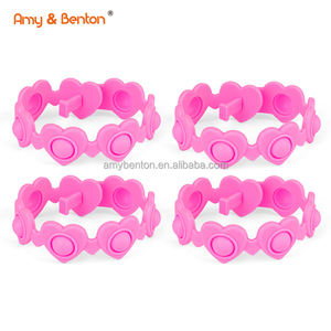 Enfants Party Favors <span class=keywords><strong>Pop</strong></span> Fidget Jouets En Vrac Coeur Forme Bracelet Bracelet pour Valentine Cadeaux Étudiants Cadeaux Salle De Classe Prix - Product Image 2