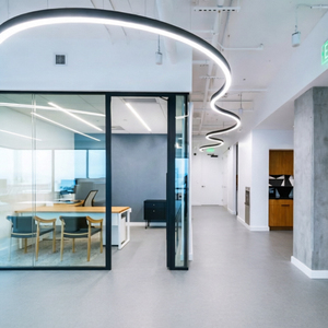 Luminaire linéaire LED incurvé en aluminium, forme en S, lustre LED personnalisable, lampe suspendue connectable pour bureau, centre commercial, salle de sport, café - Product Image 4