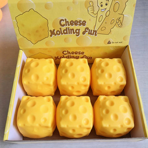 Jouet anti-stress Squishy en forme de bloc de fromage mignon, en ABS souple, à remontée lente, réaliste, à presser, jouet Squishies alimentaire - Product Image 3