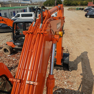 Excavatrice sur pneus Doosan DH150W-7 d'occasion en bon état, 15 tonnes, hydraulique, pour travaux de construction, à vendre - Product Image 3