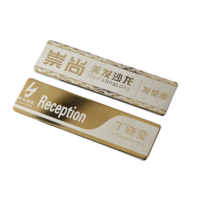 Huy hiệu Tên Vật liệu kép với cửa sổ và khung kim loại - Product Image 4