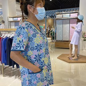 Uniforme médical d'hôpital classique à col en V respirant en tissu tissé unisexe pour les médecins personnalisé - Product Image 6