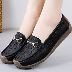 รองเท้าลำลองผู้หญิงแบบสวมสีขาว พื้นนุ่มกันลื่น แฟชั่นสำหรับฤดูใบไม้ผลิและฤดูใบไม้ร่วง เหมาะสำหรับคุณแม่ - Product Image 2