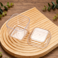 Boîte à dessert carrée transparente en plastique PS de qualité alimentaire avec couvercle à clipser empilable pour le stockage de mousse, de gâteaux et de macarons