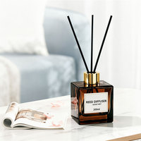 Diffuseur de parfum en verre ambré de luxe avec bouchon doré, étiquette personnalisée, logo sur mesure, design carré incurvé, huile essentielle, parfum frais, longue durée