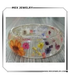 Passen Sie gepresste echte Blumen vier Kleeblatt Königin Anne Spitze Rose getrocknete Blumen harz Armbänder - Product Image 3