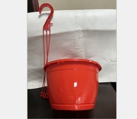 Pots de fleurs en plastique suspendus de conception classique colorée avec cintre de plante d'intérieur Durable pour l'emballage de carton d'utilisation de balcon et de jardin