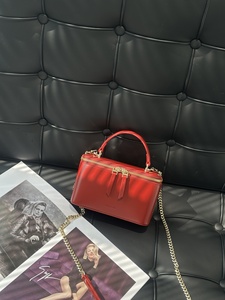 Fournisseur de sacs en cuir de vachette huilé, sacs à main en cuir rétro, sacs bandoulière carrés haut de gamme, vente en gros directe usine - Product Image 2