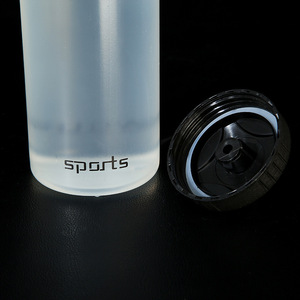 Botella de Agua Deportiva DD2570 con Logotipo Personalizado, 750 ml, Antiderrames, Transparente, Fácil de Apretar, Tapa Segura para Hervir Agua, para Ciclismo - Product Image 3